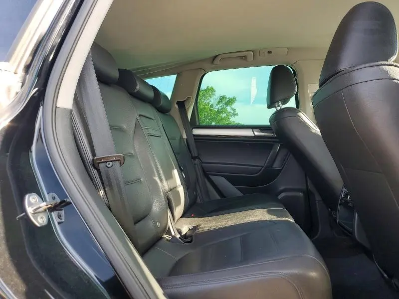 2011 VOLKSWAGEN TOUAREG V6  
