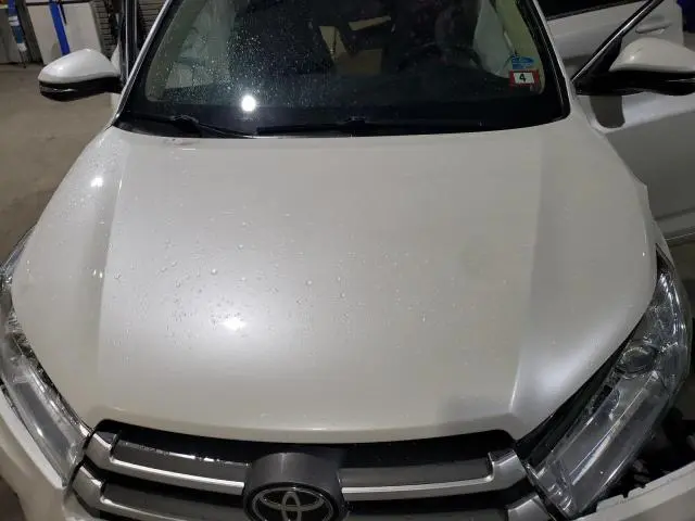 2018 TOYOTA HIGHLANDER SE  