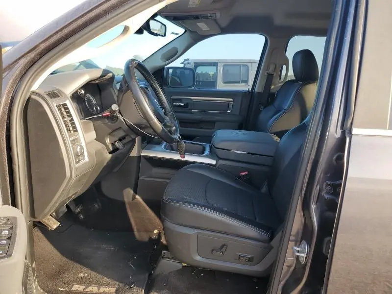2017 RAM 1500 SLT