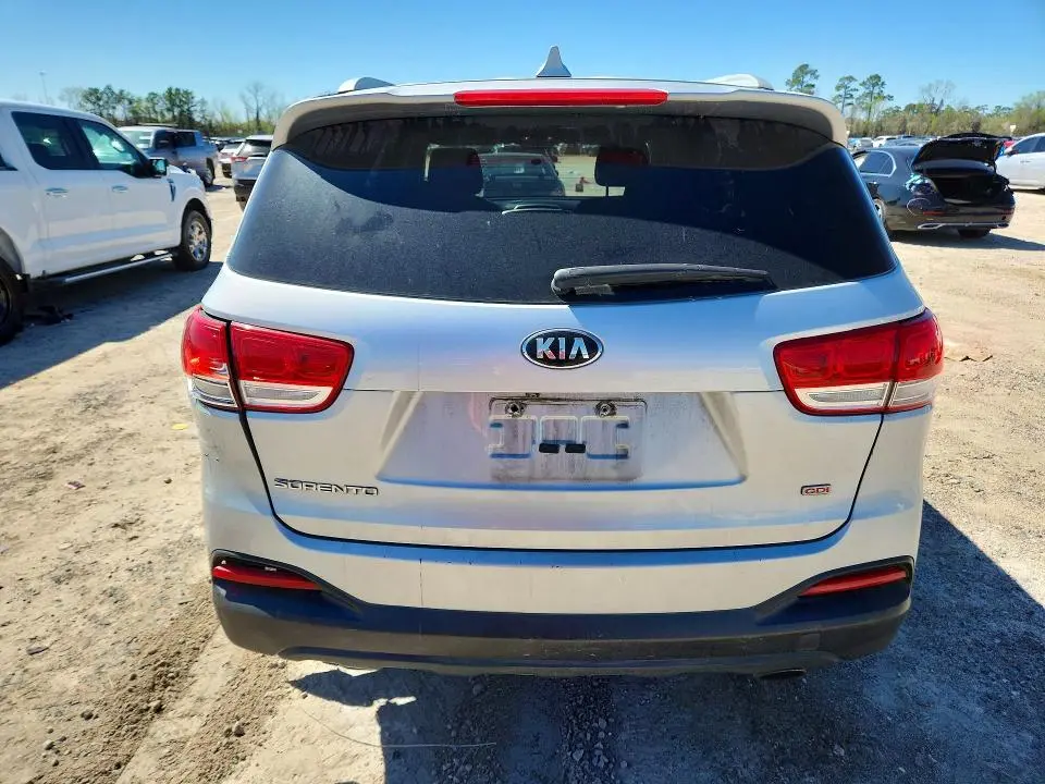 2016 KIA SORENTO LX  