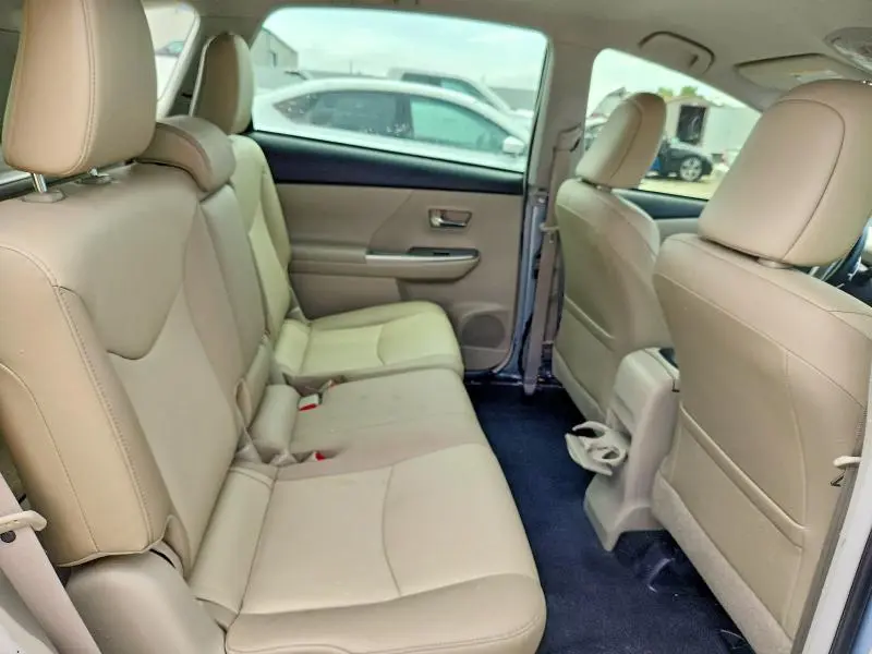 2016 TOYOTA PRIUS V FOUR  