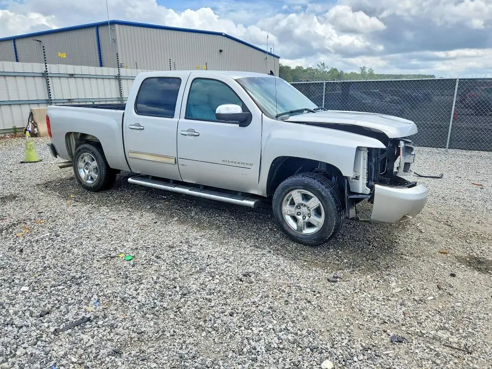 2011 CHEVROLET SILVERADO C1500 LT  