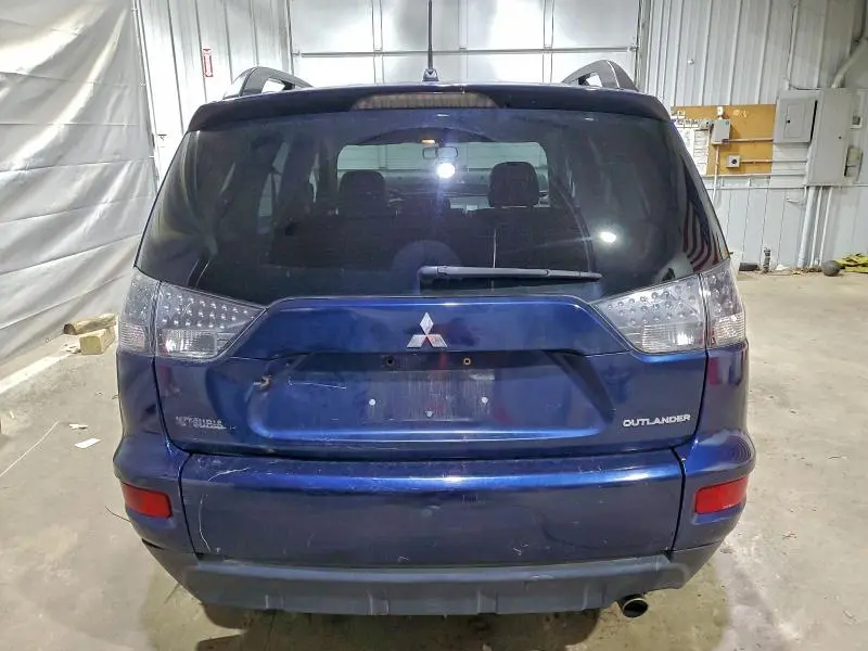 2011 MITSUBISHI OUTLANDER SE  