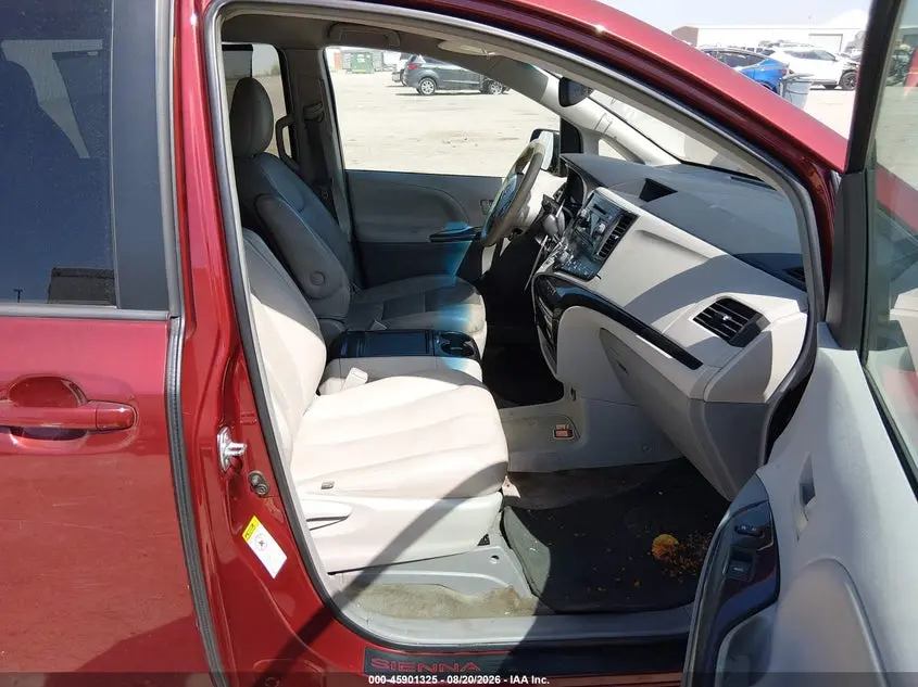 2014 TOYOTA SIENNA LE V6 8 PASSENGER