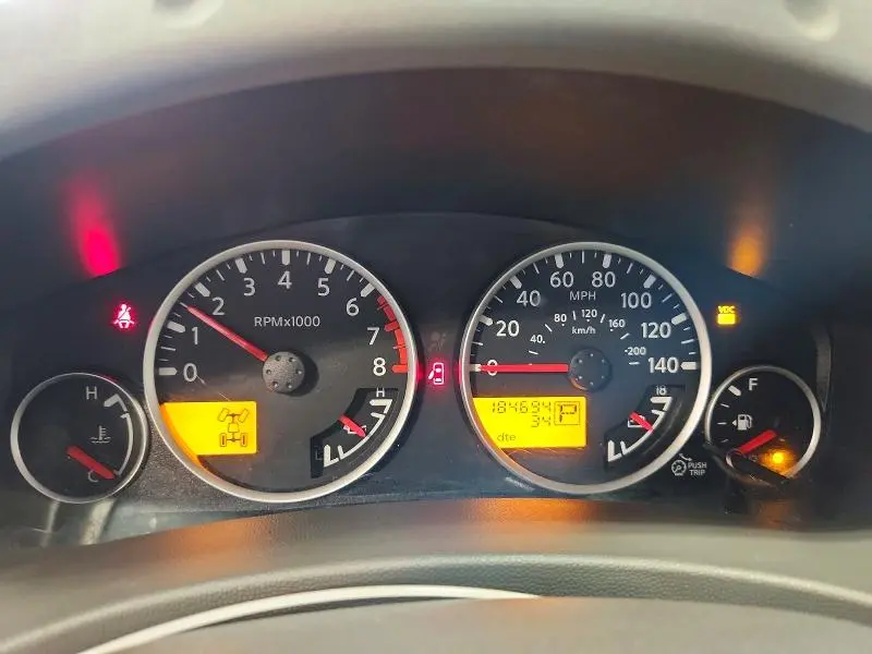 2010 NISSAN FRONTIER SE V6  