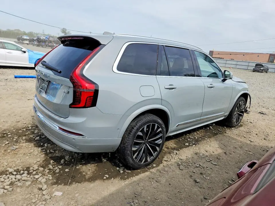 2026 VOLVO XC90 PLUS  