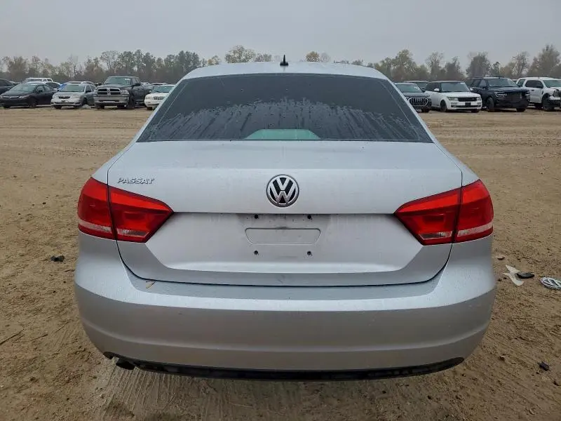 2013 VOLKSWAGEN PASSAT S  