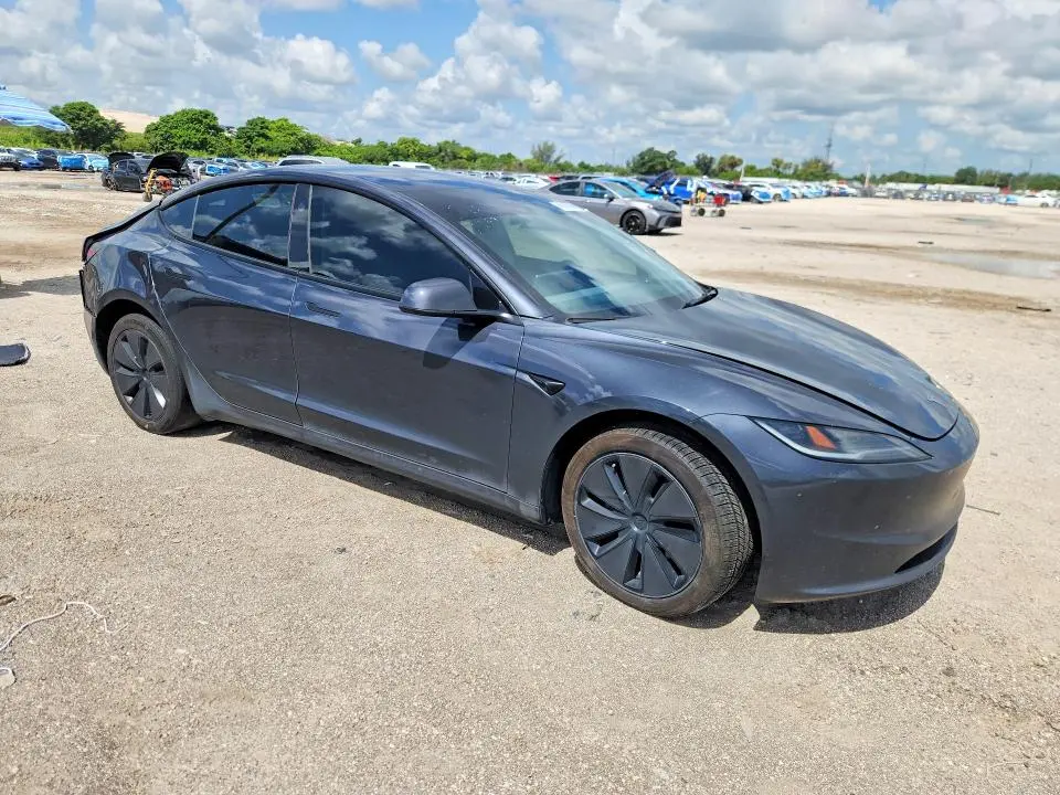 2024 TESLA MODEL 3   