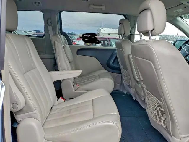 2013 CHRYSLER TOWN & COUNTRY TOURING  