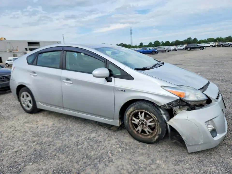 2011 TOYOTA PRIUS TWO  
