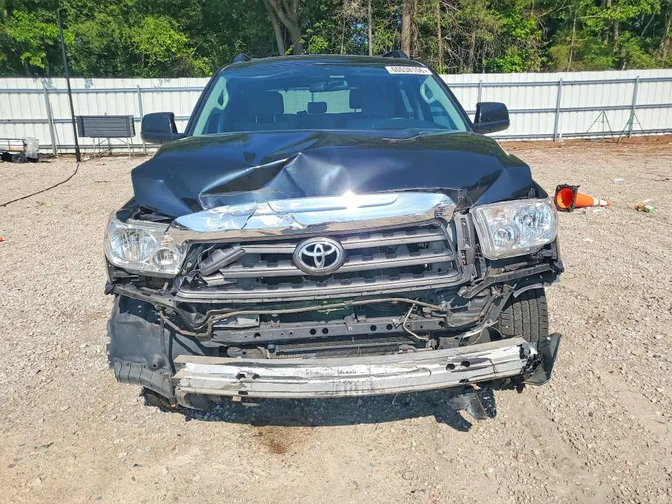 2013 TOYOTA SEQUOIA SR5  