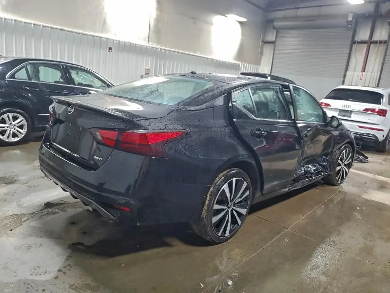 2021 NISSAN ALTIMA SR  