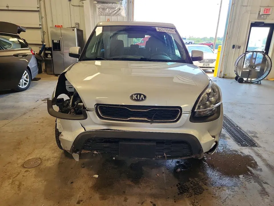 2013 KIA SOUL +  