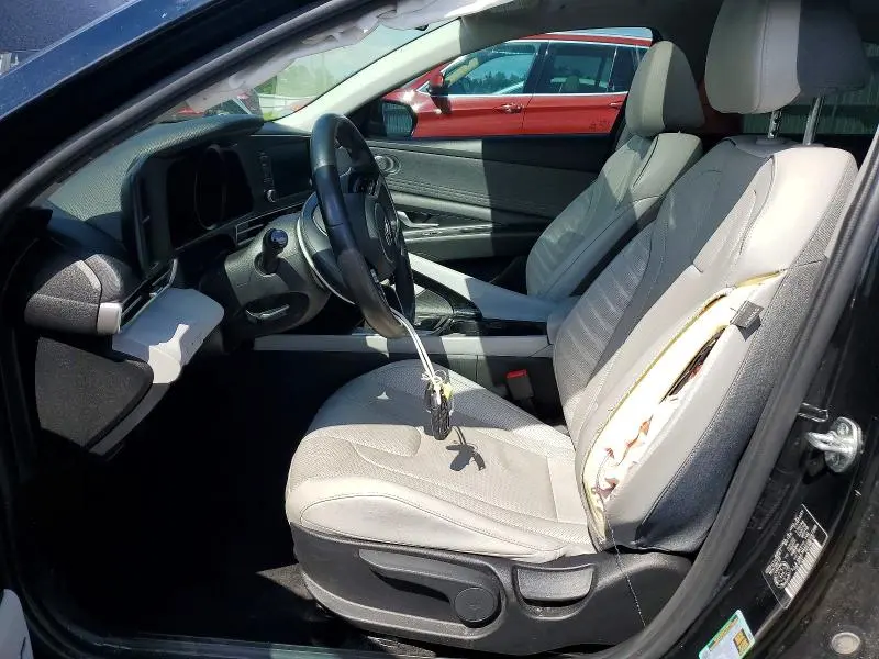 2021 HYUNDAI ELANTRA SEL  