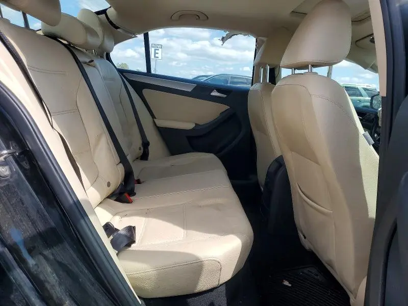 2017 VOLKSWAGEN JETTA SE  