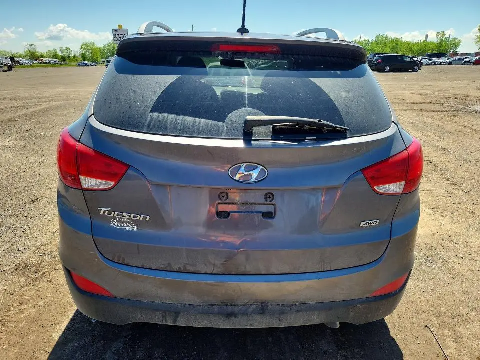 2015 HYUNDAI TUCSON SE  