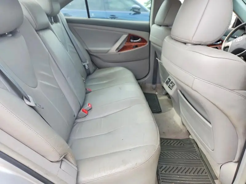 2010 TOYOTA CAMRY XLE V6  