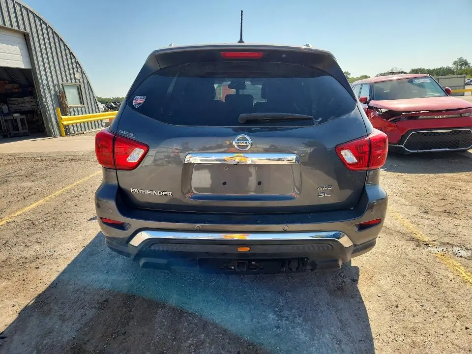 2017 NISSAN PATHFINDER SL  