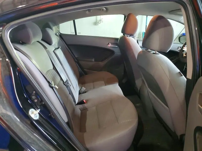 2017 KIA FORTE LX  