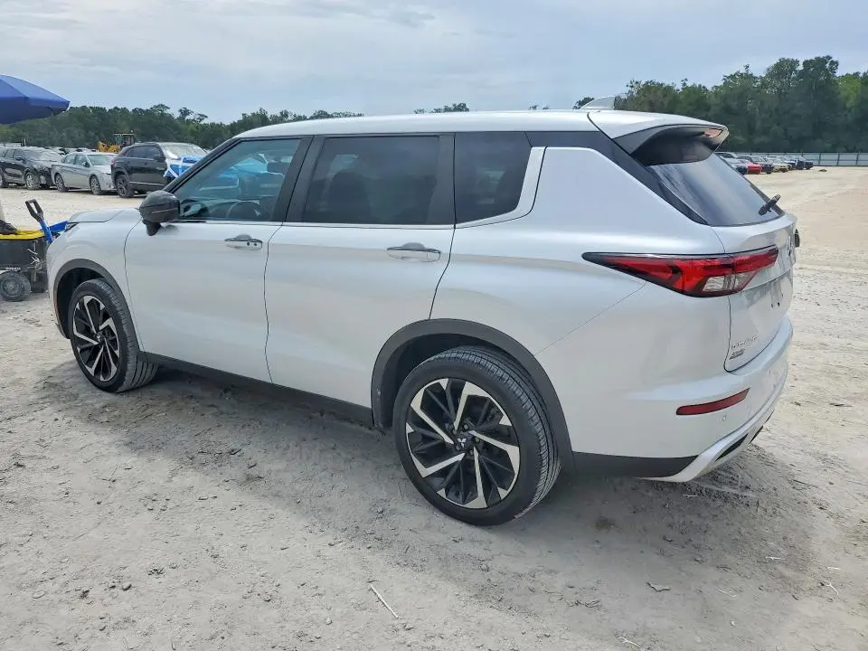 2022 MITSUBISHI OUTLANDER SE  
