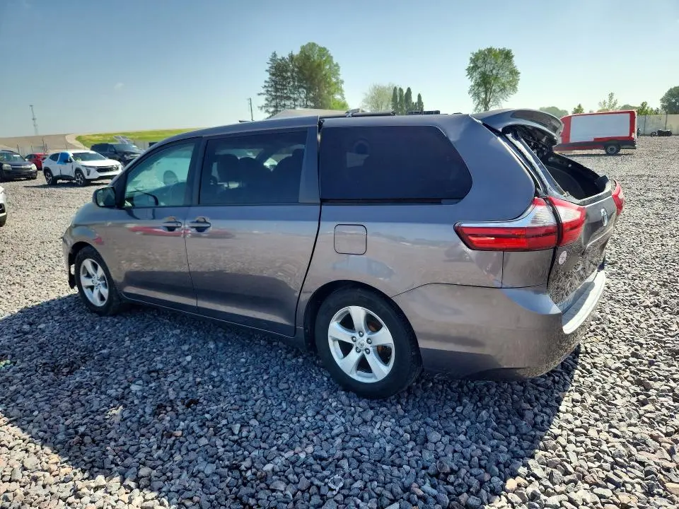 2015 TOYOTA SIENNA LE  
