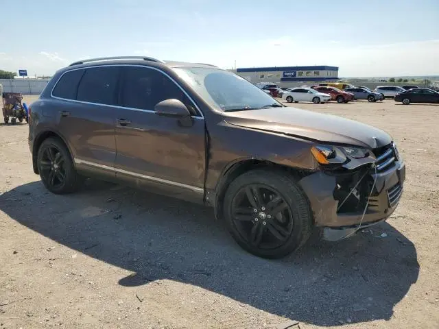 2014 VOLKSWAGEN TOUAREG V6  