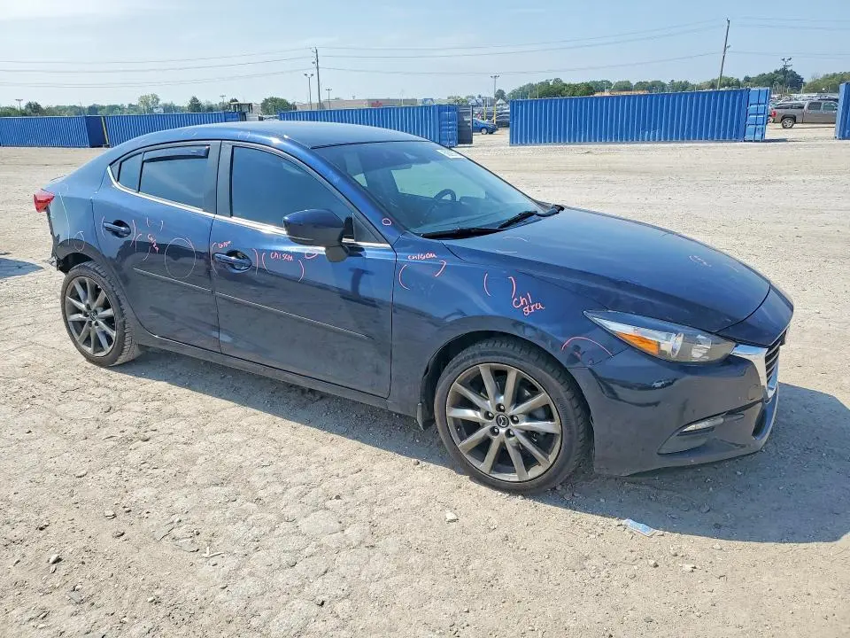 2018 MAZDA 3 TOURING  
