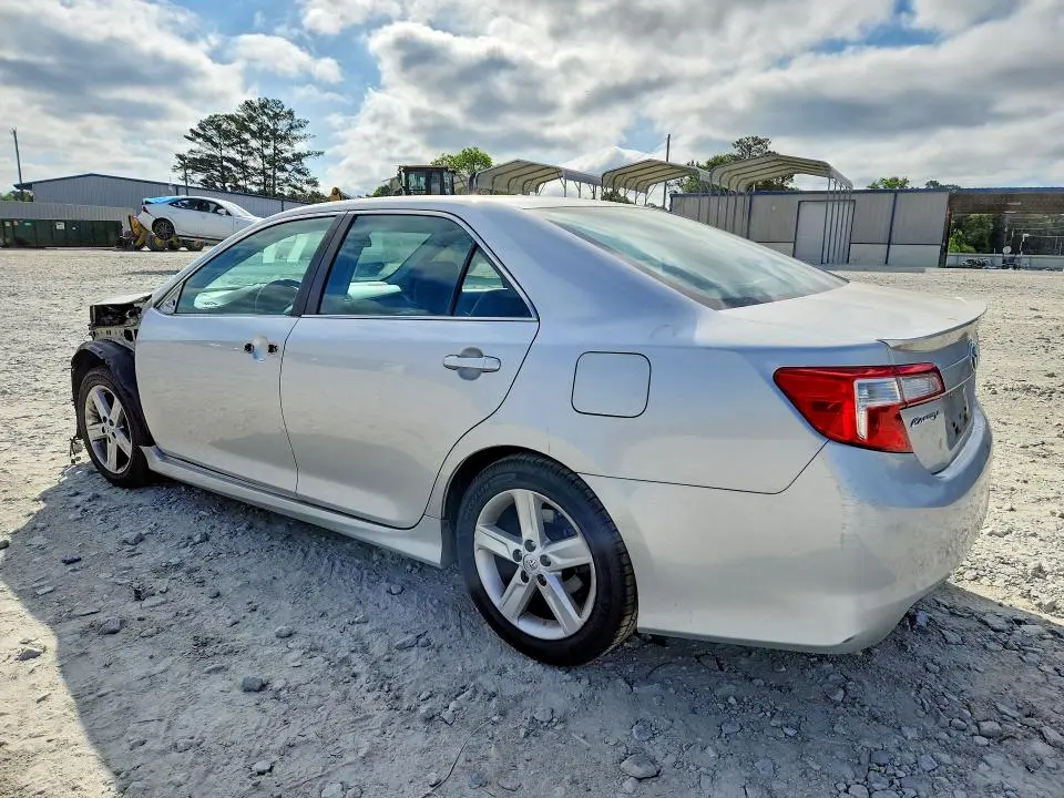 2014 TOYOTA CAMRY SE  