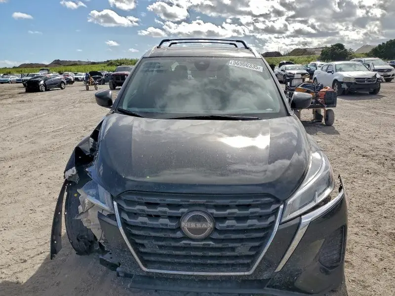 2024 NISSAN KICKS SV  