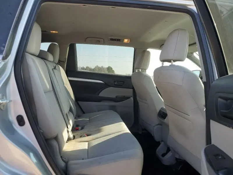 2017 TOYOTA HIGHLANDER LE  