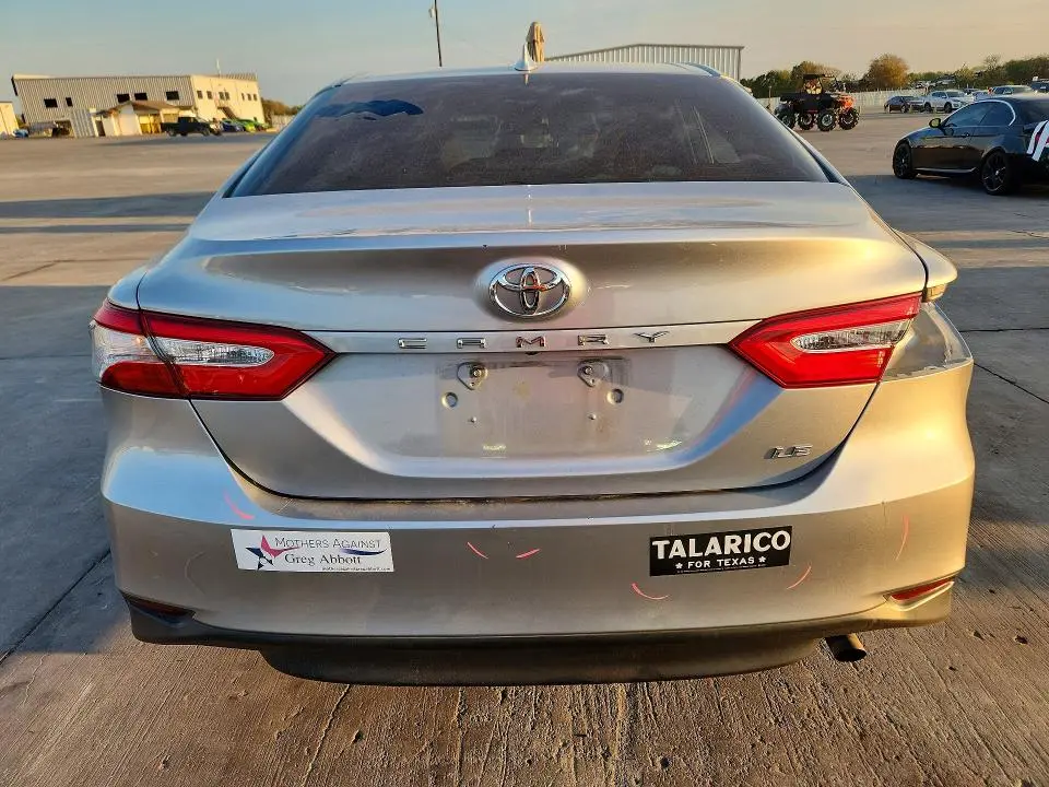 2019 TOYOTA CAMRY LE  