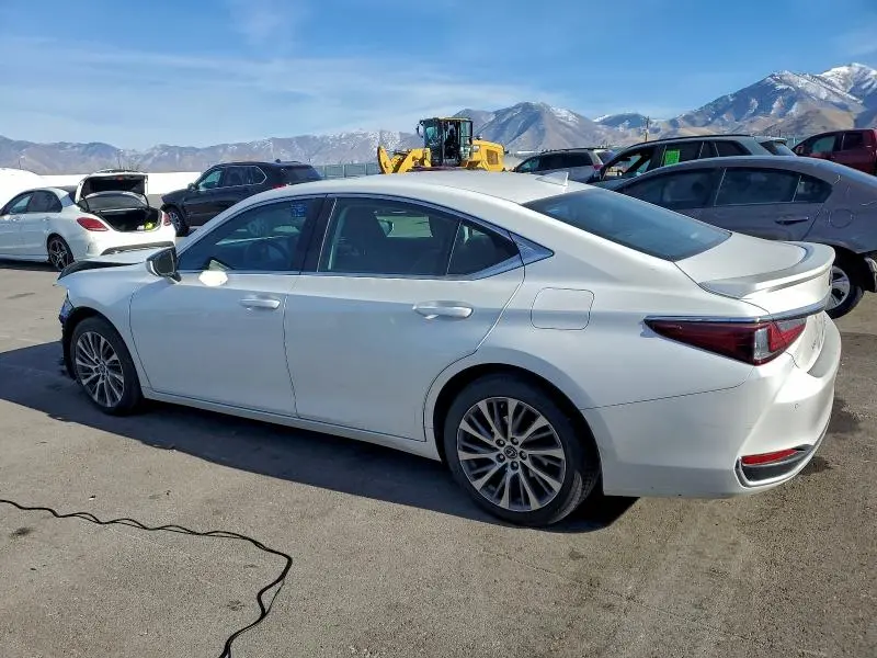 2021 LEXUS ES   