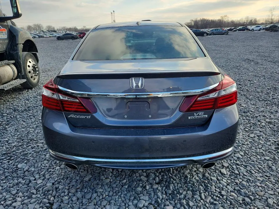 2017 HONDA ACCORD TOURING  