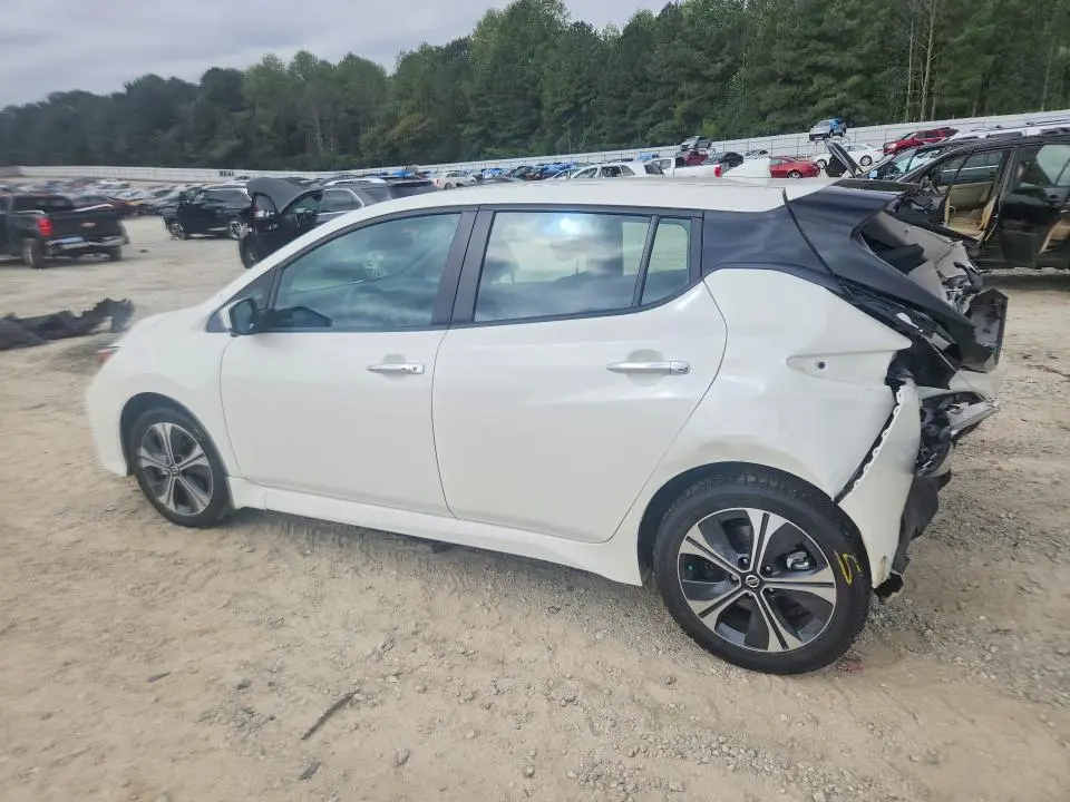 2020 NISSAN LEAF SV  