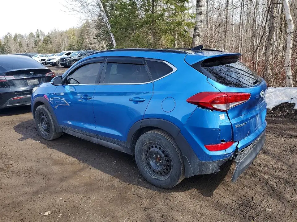2016 HYUNDAI TUCSON SE  