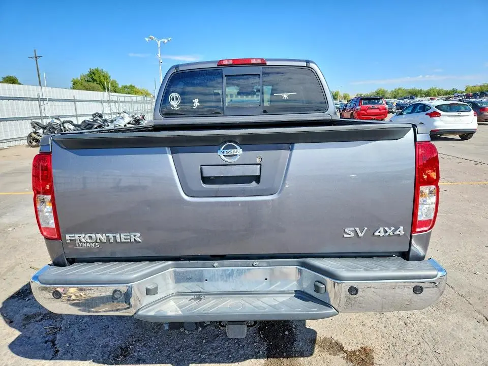 2017 NISSAN FRONTIER SV  