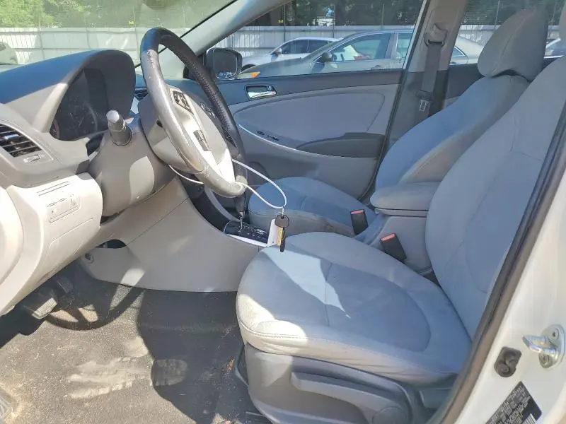 2013 HYUNDAI ACCENT SE  