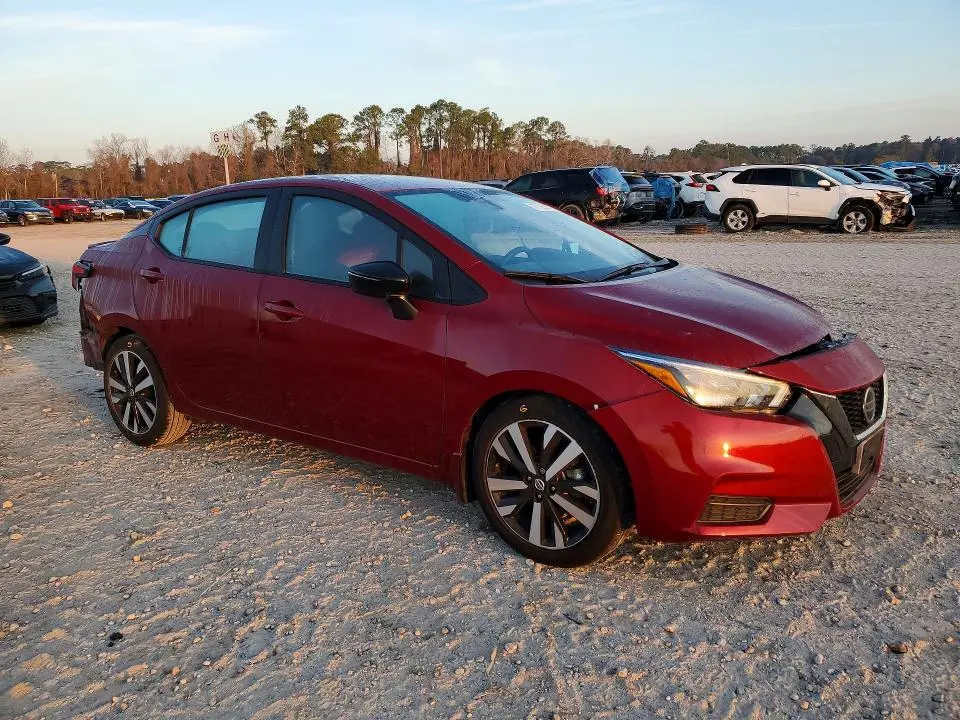 2022 NISSAN VERSA SR  