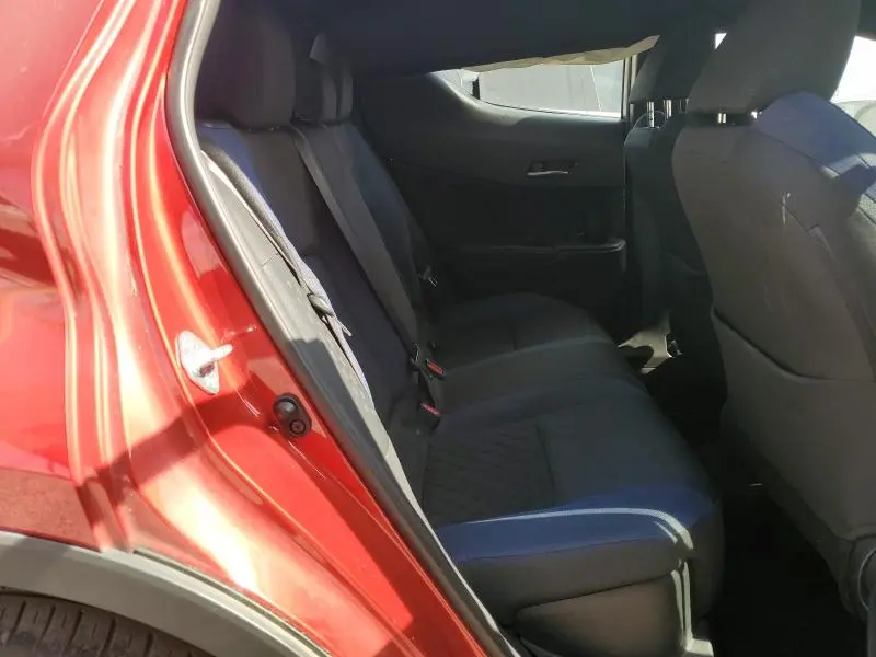 2022 TOYOTA C-HR XLE  