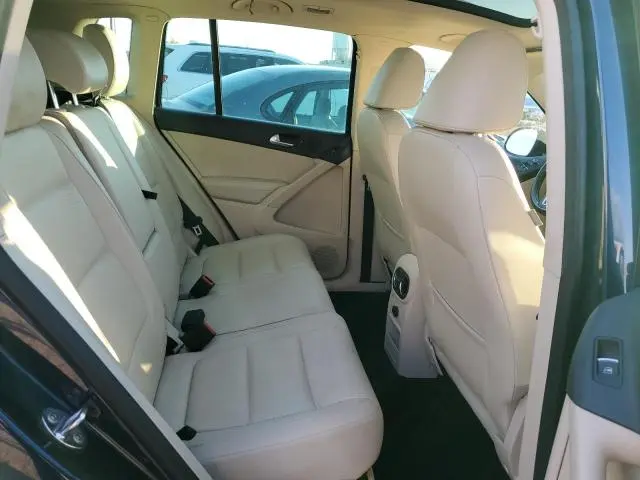 2012 VOLKSWAGEN TIGUAN S  