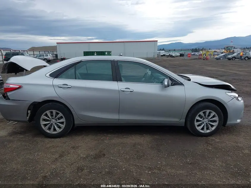 2016 TOYOTA CAMRY LE