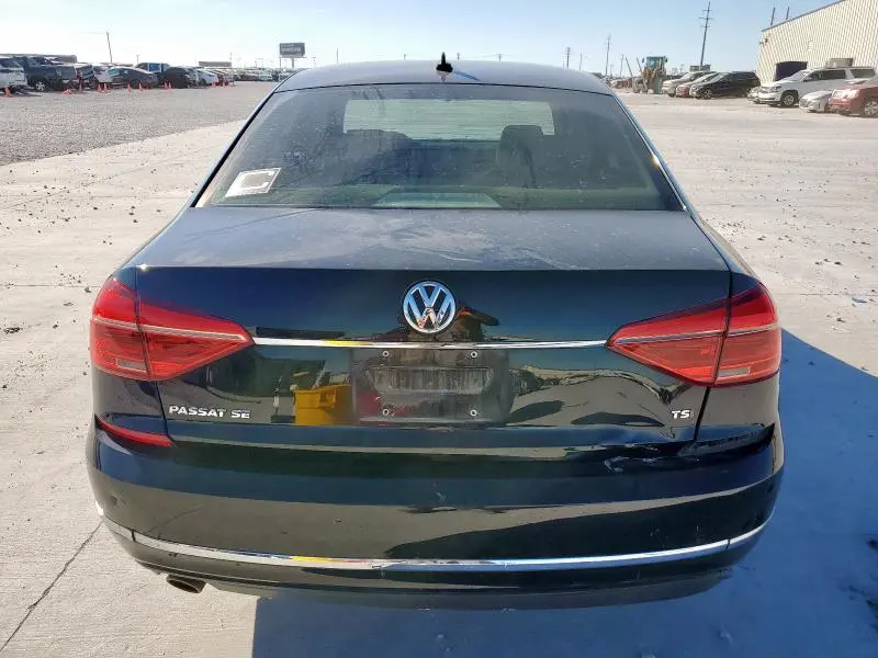 2016 VOLKSWAGEN PASSAT SE  