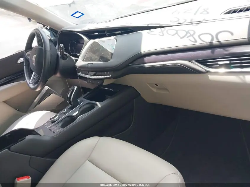 2023 CADILLAC XT4 FWD LUXURY