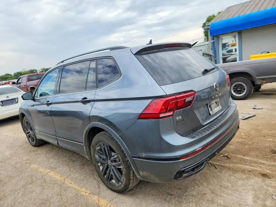 2022 VOLKSWAGEN TIGUAN SE R-LINE BLACK  