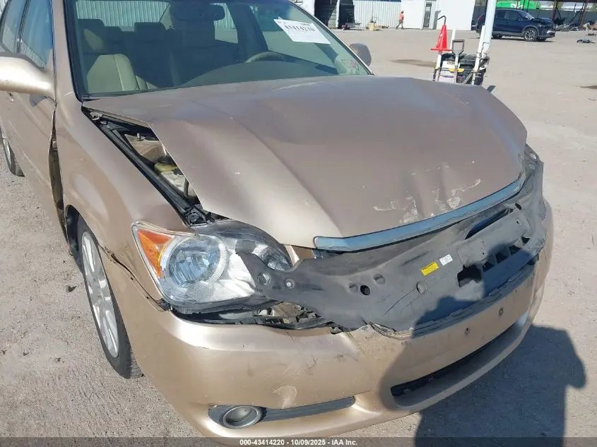 2010 TOYOTA AVALON XLS
