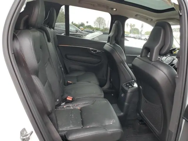 2020 VOLVO XC90 T8 MOMENTUM  