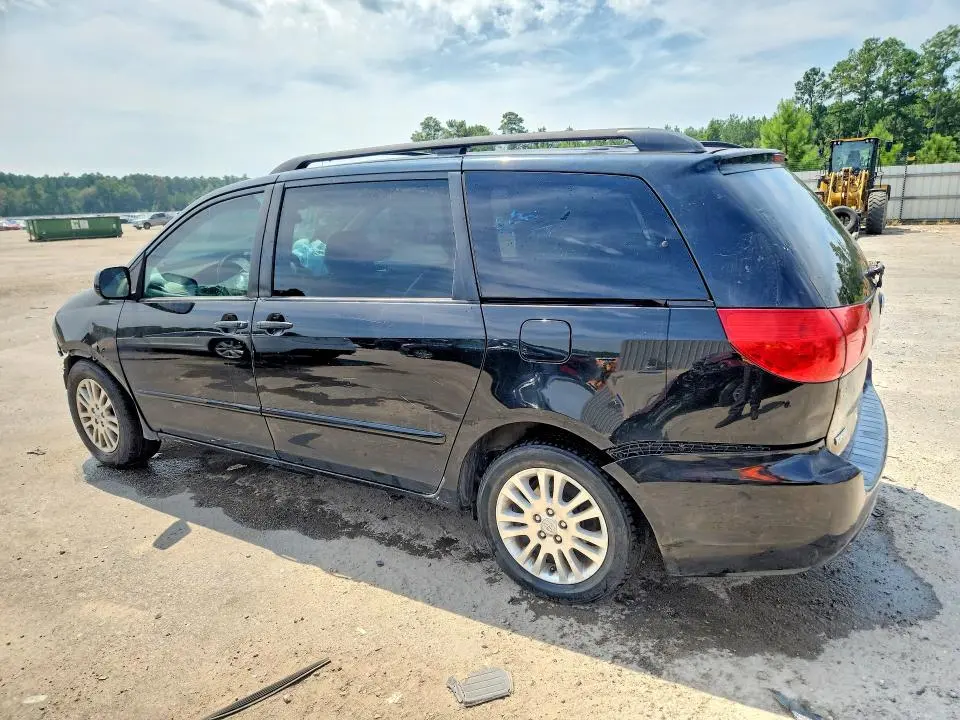 2010 TOYOTA SIENNA XLE  