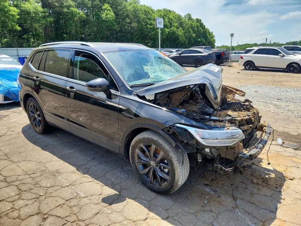 2024 VOLKSWAGEN TIGUAN SE  