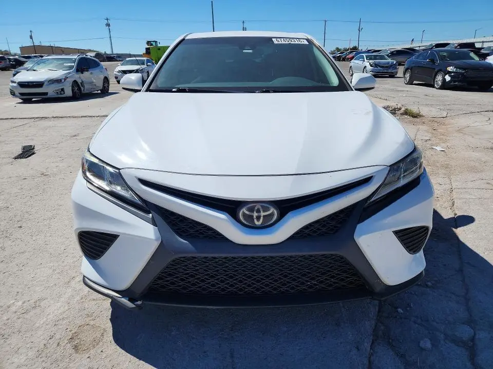 2019 TOYOTA CAMRY SE  