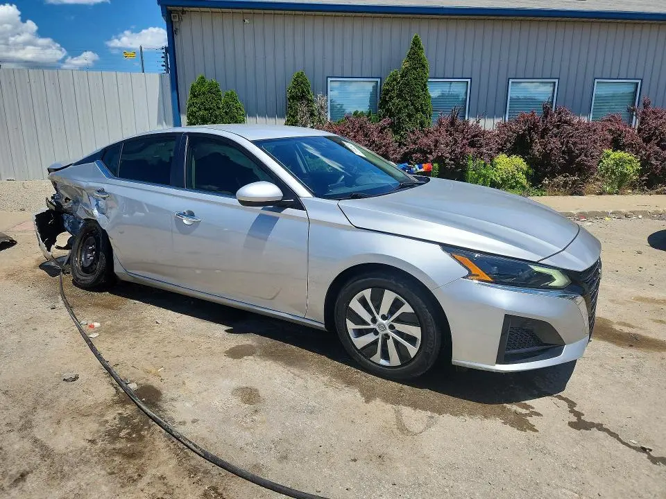 2023 NISSAN ALTIMA S  